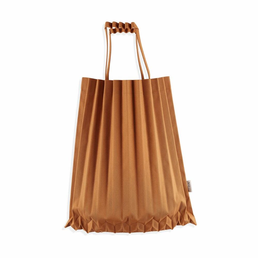 me ISSEY MIYAKE TRUNK PLEATS BAG 12